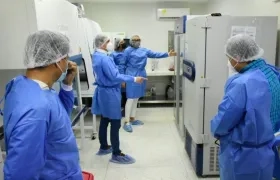 Imagen de la entrega de los equipos.