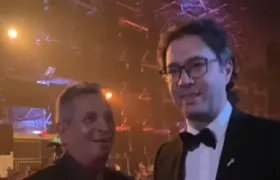 Darío Gómez y el alcalde de Medellín Daniel Quintero.