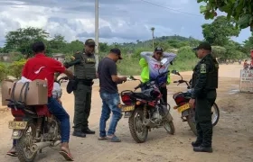 Operativos de registro de la Policía en Tierralta. Allí un policía resultó herido en ataque armado el viernes,