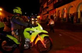 La Policía de Cartagena adelanta operativos para capturar a los dos delincuentes.