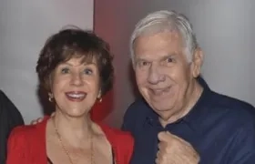 Arturo Fernández Renowitzky, junto a su esposa Margarita McCausland.