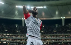 Julián Quiñones, delantero colombiano. 