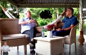 El periodista Jorge Cura con el compositor Julio Oñate.