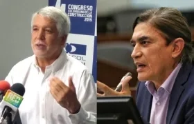 El exalcalde Enrique Peñalosa y el Senador Gustavo Bolívar.