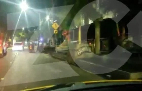 Discotecas de la carrera 8 cerradas y vigiladas por la Policía Nacional.