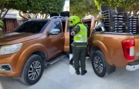 Camioneta en la que se transportaba la víctima cuando fue atacada a tiros. 
