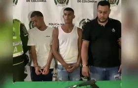 Los tres hombres que fueron asegurados en la Cárcel Modelo de Barranquilla. 
