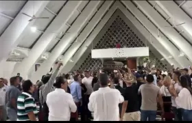 Cuerpo de Adolfo Pacheco llegando a la Iglesia de San Jacinto 