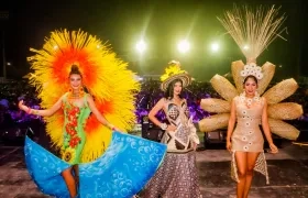 Participantes del concurso al mejor traje artesanal en las Fiestas del 20 de Enero.