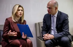 La primera dama de Ucrania, Olena Zelenska y el presidente de Suiza, Alain Berset.