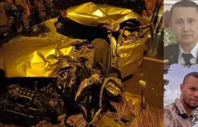 Estado en que quedó el automóvil Aveo en el que viajaban el pastor Javier Díaz y su familia.