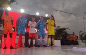 Los jugadores del Unión Magdalena con el uniforme 2023.