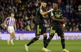 Vinicius Jr y Karim Benzema en el juego contra el Valladolid.