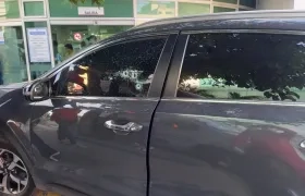 Camioneta en la que se movilizaba la víctima del ataque a bala.