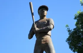 Estatua de Roberto Clemente, en Puerto Rico.