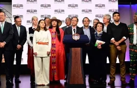 El presidente Petro con los presidentes de los diferentes partidos de la coalición