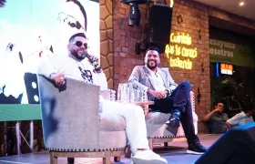  Danny Daniel celebró sus 15 años de vida musical. A su lado, su mánager Cristian Rodríguez.