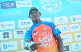 Duván Macías, kitesurfista atlanticense. 