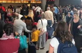 Los aeropuertos del país se han visto congestionados. 