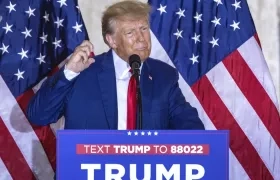 El expresidente Donald Trump durante la rueda de prensa.