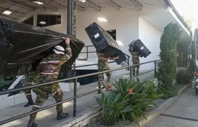 Evacuación de las familias que están ubicadas dentro del perímetro de los 15 kilómetros aledaños al volcán.