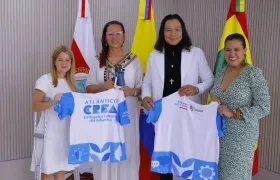 La Gobernadora Elsa Noguera junto a los gestores culturales Marta Ibáñez, Hernan Amador y la secretaria de Cultura Diana Acosta