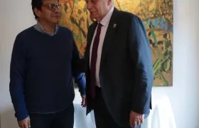La UE ha estado al lado de Colombia para apoyar el proceso de paz, le dijo Josep Borrell al Comisionado de Paz, Danilo Rueda