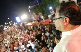 El entonces candidato presidencial Gustavo Petro en una visita a Barranquilla