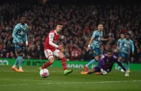 El brasileño Gabriel Martinelli, del Arsenal, perdió esta oportunidad de marcar ante el Southampton.