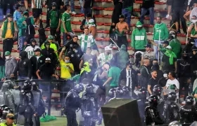 Los disturbios se presentaron en la tribuna sur del estadio Atanasio Girardot.