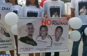 La protesta se cumplió este jueves en Chochó, de donde eran oriundos los tres jóvenes asesinados