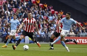 Riyad Mahrez marca el segundo gol de su cuenta personal ante el Sheffield.
