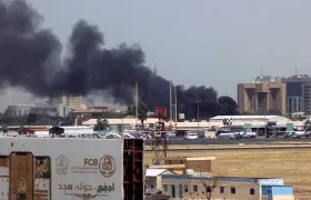 Los combates entre el Ejército sudanés y el poderoso grupo paramilitar Fuerzas de Apoyo Rápido comenzaron hace 3 días