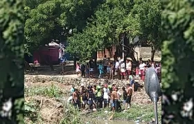El cuerpo del hombre fue encontrado en este sector del caño. 