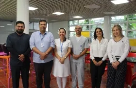 Donaldo De La Hoz, Subdirector de Farmacia; Diego Viasus, Infectólogo; Claudia Vásquez, Subdirectora de Enfermería; Hugo Macareno, Director Científico HUN; Silvia Aguilera, Coordinadora Operativa CEI - HUN; Lila Visbal, Directora Docencia Servicio HUN.