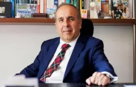 Guillermo Reyes, exministro de Transporte a embajada en Suecia.