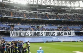 La Grada Fans colgó una gran pancarta en apoyo a Vinicius.