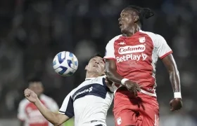 Hugo Rodallega durante el partido contra Gimnasia y Esgrima.