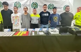 Los siete capturados.