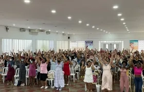 Mujeres gestantes y lactantes participaron en el encuentro de maternidad segura.