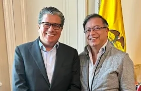 El Presidente Petro y el presidente del Consejo Nacional Gremial, Germán Arce, en un encuentro en febrero pasado