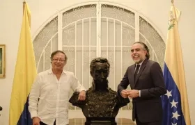 Armando Benedetti, uno de los hombres de confianza del Presidente Petro, en un foto de archivo junto al Jefe de Estado