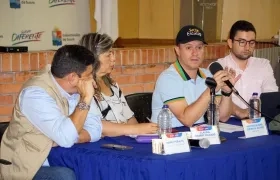 El gobernador de Sucre, Héctor Olimpo Espinosa, en el Comité de Seguimiento Electoral