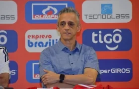 Luis Javier Fernández seguirá trabajando con Junior. 