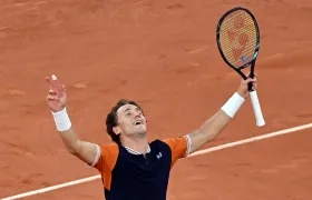 Casper Ruud celebra tras conseguir su paso a la final del Roland Garros. 