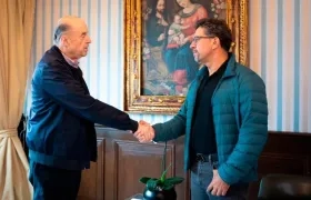 Encuentro entre el Canciller Álvaro Leyva y el embajador en Nicaragua León Fredy Muñoz en la Cancillería.