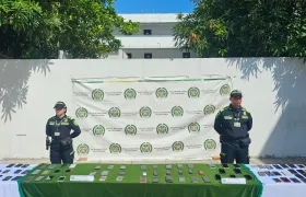 Cien celulares incautados.