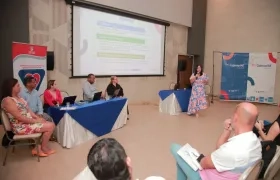 Mesa de trabajo con el CRUED.