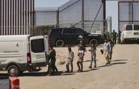 Fotografía de archivo de migrantes detenidos en El Paso, Texas. 