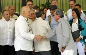 Otty Patiño, delegado del Gobierno colombiano, e Israel Ramírez, alias 'Pablo Beltrán', el negociador jefe del ELN.